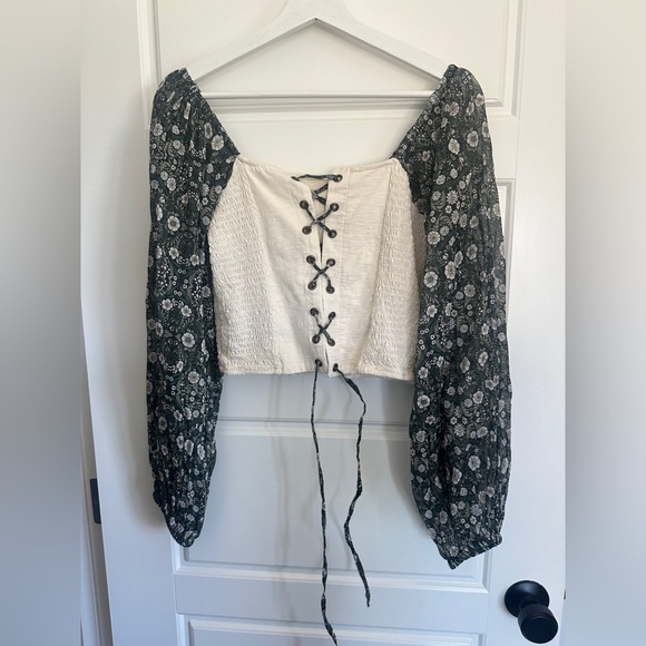 Anthropologie Forever that Girl Cream and Black Ruched Puff Sleeve Blouse - Picture 4 of 5